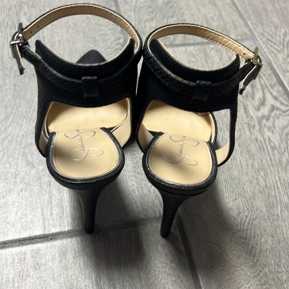 Size 9M Jessica Simpson black stilettos. - Picture 5 of 6